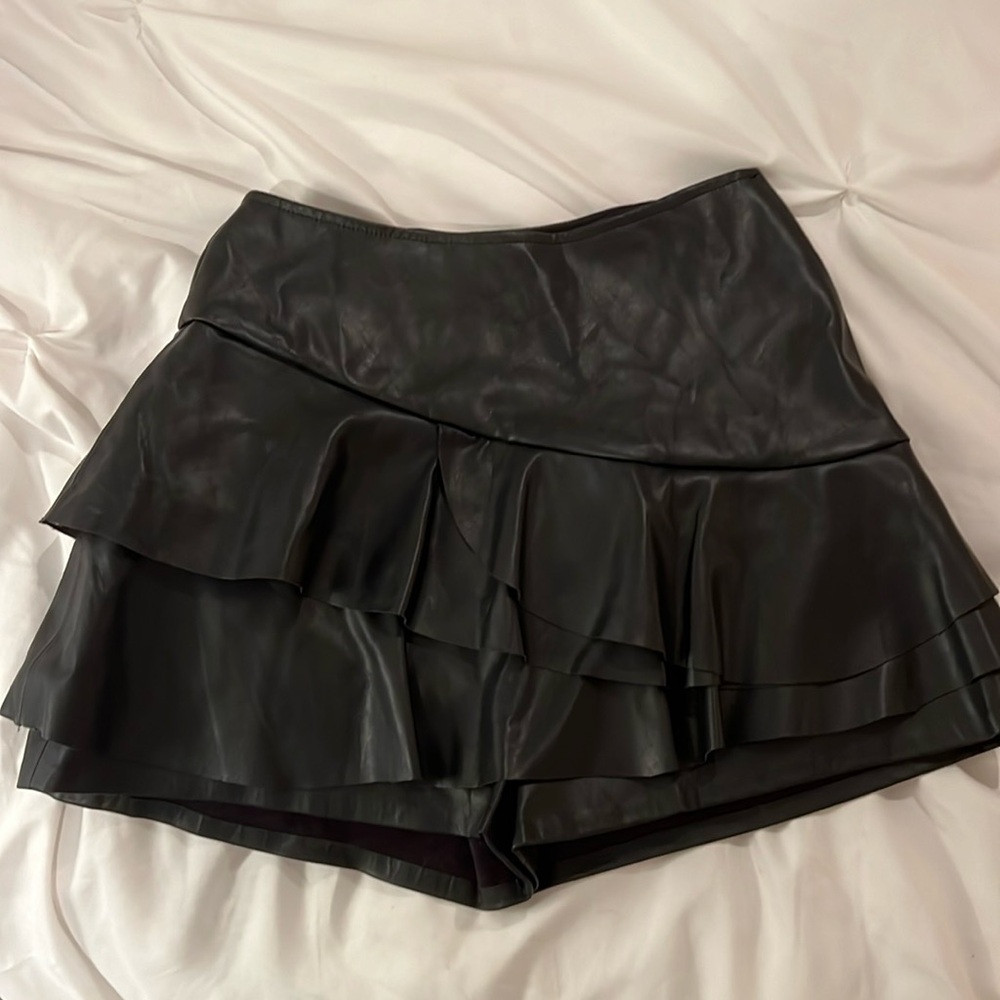 DO+BE leather ruffle skirt🖤